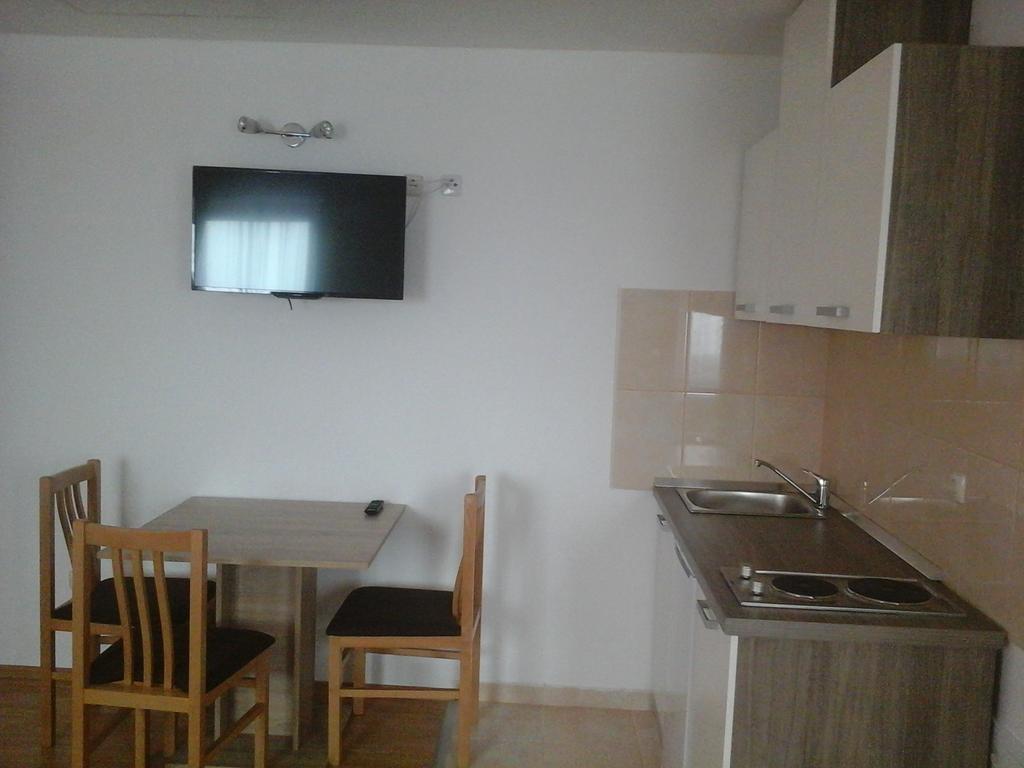 Apartments Dale Smoljanac Chambre photo
